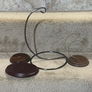WROUGHT IRON ORNAMENT OR GLOBE DISPLAY 12” & Wooden base displays lot of 4